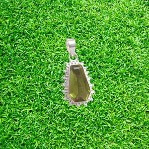 Bijoux en laiton plaqué argent avec pierre de péridot sertie en clos, forme cercueil, design classique, faits à la main, vente en gros pour femmes - Product Image 6