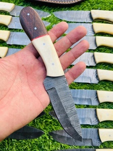 Couteau de chasse en acier Damas, lame pointue, manche en bois et os, lame fixe de 8 pouces avec étui en cuir - Product Image 4