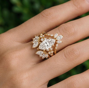 Anillo de Compromiso Moderno con Diamante Cultivado en Laboratorio, Corte Marquesa, E VVS2 VS1, Juego de Tres Anillos, Joyería Nupcial para Boda - Product Image 6