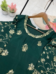 CHINON PESADO DE DISEÑADOR EXCLUSIVO CON TRAJE DE TRABAJO BORDADO SEQUANCE CON TRABAJO DE ESTILO COMPLETO Y TRABAJO BORDADO SHARARA DUPATTA - Product Image 4