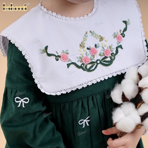 DR4498 – Robe smockée brodée en velours côtelé, longueur genou, coupe trapèze, motif floral pour enfants, 100% coton, smockée à la main, écologique OD - Product Image 6