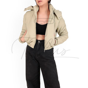Vente en gros – Nouvelle collection 2026 : Doudoune courte matelassée pour femme, couleurs unies, grandes tailles, col montant, imperméable et coupe-vent - Product Image 3
