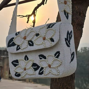 Nouvel Arrivage Sac à Main Pochette Femme Designer Perlé avec Perles de Rocaille, Sac Bandoulière Personnalisable à Chaîne Motif Géométrique Pliable - Product Image 6