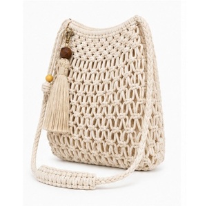 Bolso de hombro de macramé de algodón para mujer, hecho en India, ideal para compras, vacaciones y uso casual, en venta. - Product Image 1