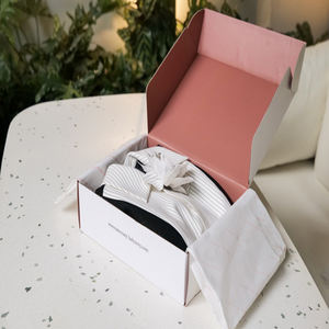 Vestido de encaje con cuello en V y flores de loto blanco, marca local, elegante minivestido de encaje con flores, OEM ODM Vietnam - Product Image 6