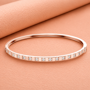 Elegante Brazalete de Diamantes en Oro Amarillo, Oro Blanco y Oro Rosa, Joyería Moderna, Minimalista y de Lujo para Mujer - Product Image 1