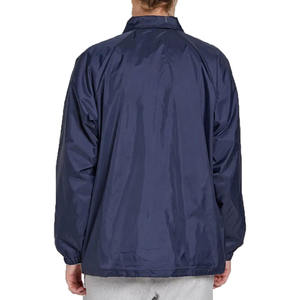 Veste de coach pour homme, personnalisable avec logo, grande taille, à capuche, logo sur le devant, imperméable, coupe-vent, respirante, en polyester enduit, style sportif - Product Image 3