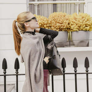 Leather women fashion <b>Glove</b> with Bow Trim - Product Image 4