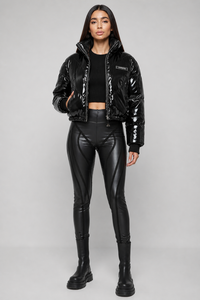 Veste courte matelassée d'hiver personnalisée avec logo OEM pour femme, manteau à capuche en duvet, imperméable, coupe-vent, vêtement d'extérieur thermique - Product Image 5