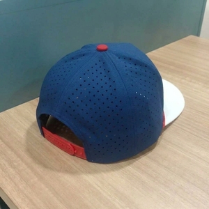 Gorra de Golf de 5 Paneles Personalizada OEM, Perforada con Corte Láser, Bordado 3D, Visera Precurvada, Estructurada, MOQ Bajo, ODM - Product Image 6