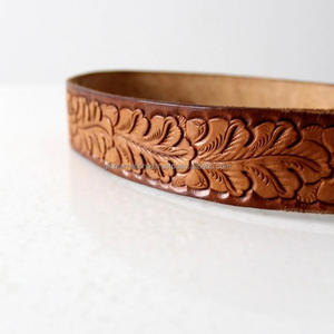 เข็มขัดคาวบอยแฟชั่นสไตล์วินเทจแบบตะวันตกหนังวัวคุณภาพสูงแกะสลักด้วยมือลายดอกไม้จากอินเดีย - Product Image 3