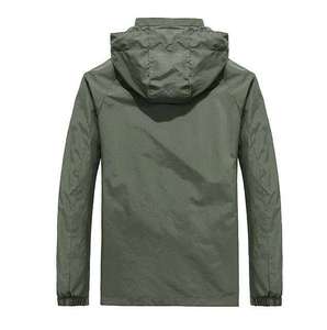 เสื้อแจ็คเก็ตกันลมแบบมีฮู้ดพร้อมซิปสำหรับผู้ชาย ผลิตจากโรงงาน ปรับแต่งได้ตามต้องการ กันลมได้ดี - Product Image 6