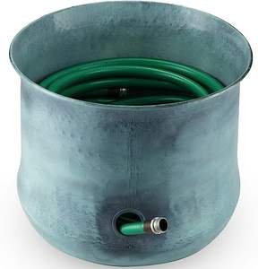 Moderno Soporte para Manguera de Jardín en Bronce Oscuro con Relieve, Recipiente de Almacenamiento con Orificio de Salida, Organizador para Exteriores - Product Image 2