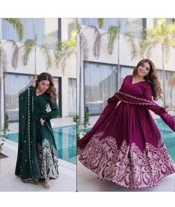 Nuevo y Exclusivo Vestido Anarkali Rangoli con Lentejuelas y Bordados Múltiples, con Dupatta de Trabajo Elaborado - Product Image 1