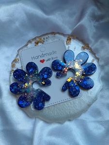 Pendientes de Resina con Flores Hechas a Mano, Diseño de Galaxia Azul con Brillo, Juego de Regalo de Lujo - Product Image 2