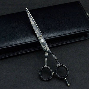 Ciseaux de barbier professionnels en acier inoxydable japonais avec lame tranchante, design pliable et logo personnalisé pour usage en salon - Marque privée - Product Image 6