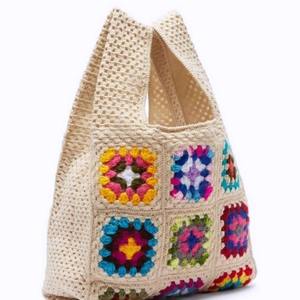 Sac fourre-tout en crochet pour femme, tricoté à la main en coton, idéal pour les voyages, les sorties, la plage et l'été – Le plus vendu, disponible à la vente - Product Image 1