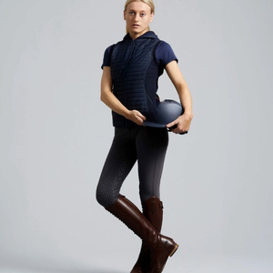 Vêtements d'équitation d'été pour femmes, conçus avec un tissu doux et respirant, coupe légère, coutures durables et confort frais, en vente. - Product Image 1