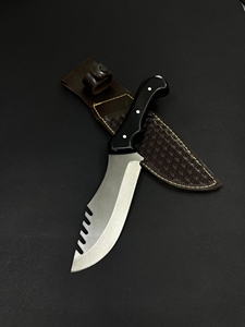 Cuchillo de Hoja Fija de Acero Inoxidable para Caza y Camping, Borde Parcialmente Dentado, Mango de Micarta Negra, Funda de Cuero - Jexa Jexa-HC-197 - Product Image 6