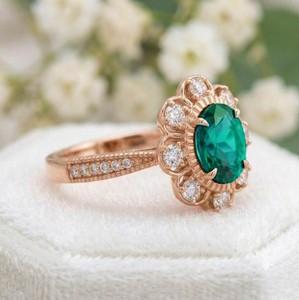Wholesale Vintage Oval Cut Lab Created <b>Emerald</b> <b>Ring</b> 925 Sterling <b>Silver</b> Rose Gold Plated Flower Halo Engagement <b>Ring</b> - Product Image 2