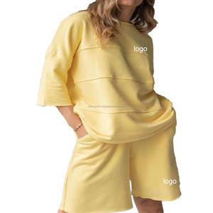 Ensemble deux pièces d'été avec logo personnalisé pour femmes Survêtement 322 g/m² avec haut à manches courtes et sac short emballé quantité minimale de commande 2 pièces - Product Image 4