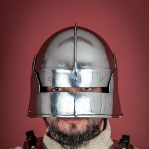 Casque médiéval Sentinel, réplique historique de guerrier de qualité supérieure, conçu pour les productions scéniques, les reconstitutions et les événements d'exposition - Product Image 3