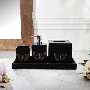 Juego de Accesorios de Baño de Cuero Ecológico Negro con Estampado de Mariposas, Resistente al Agua, de Lujo, de Cuatro Piezas, Resistente a los Arañazos - Product Image 2