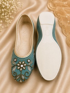Chaussures plates Jutti confortables à fleurs vertes et perles pour femmes, bout rond, à enfiler, ethniques, toutes saisons, pour mariage et festivals - Product Image 3