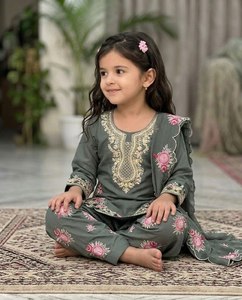 Ensemble Salwar Kameez brodé pour filles, tenue florale pakistanaise indienne avec dupatta, coupe classique, pour fêtes et mariages - Product Image 2