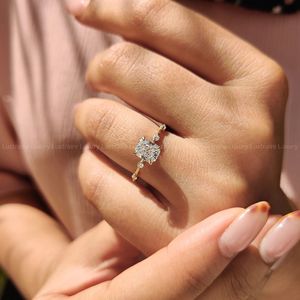 Anillo Minimalista de Siete Diamantes con Corte Cojín, Piedras EF VS en Plata Sólida 925, de 1.00 a 2.00 CT, Regalo para Mujer - Product Image 4