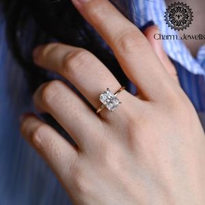 Bague de fiançailles classique pour femme Charm_Jewells en moissanite taille coussin, plaqué or 18 carats, sertie à griffes, certifiée IGI, 3 grammes - Product Image 5