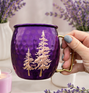 Taza de Cobre Martillado Negro Mate Artesanal, Elegante Taza Moscow Mule con Grabado de Pinos y Bosque, Iniciales con Monograma - Product Image 2
