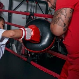 Bouclier de frappe en cuir pour le bras, cible de frappe pour la boxe, le MMA et le Muay Thai, gant de frappe, produit de boxe, bouclier d'entraînement en microfibre - Product Image 3