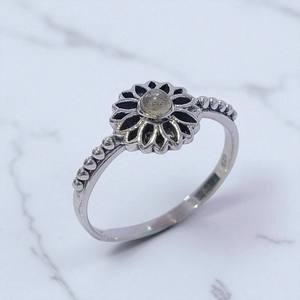<b>925</b> Sterling <b>Silver</b> With Bezel Setting Round Cut Shape Fine <b>Ring</b> With Flower Design Gemstone Elegant Bulk Wholesale <b>Silver</b> <b>Rings</b> - Product Image 3