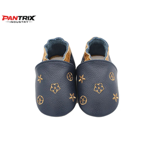 รองเท้าหนังนุ่มสำหรับเด็กหัดเดินรองเท้าเด็กใส่สบายน้ำหนักเบาระบายอากาศได้ดีผลิตจากโรงงานโดยตรง - Product Image 2