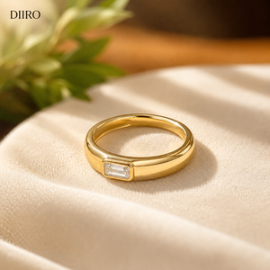 Anillo de Compromiso Chapado en Oro Rosa con Diamante en Forma de Esmeralda y Moissanita, Anillo para el Día de la Madre - Product Image 1