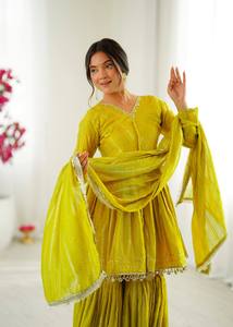 ชุดคุर्ติงานปักกระจกพรีเมียม พร้อมชาราร่า พลาซโซ และผ้าคลุมไหล่ - Product Image 4