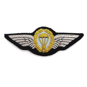 Écusson personnalisé pour blazer, style blason brodé en fils d'or, fabricant OEM - Product Image 6
