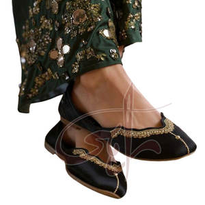 Khussa para Mujer, Ligera, Antideslizante, de Alta Calidad, en Oferta, Estilo Único, Hecha a Medida, Color Sólido, en Stock - Product Image 2