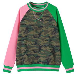 Sudadera Camo 08 Pretty Girl con Mangas Raglán y Cuello Redondo, Ropa de Hermandad Griega para Mujer, Rosa y Verde, Estilo Griego - Product Image 1