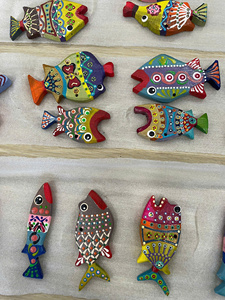 Imán de nevera de madera pintado a mano con forma de pez, miniatura de animal marino, artesanía decorativa, regalo, proveedor mayorista - Product Image 6