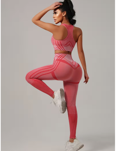 Conjunto de Yoga Rosa con Espalda Cruzada, Leggings a Media Pierna de Cintura Media, Top Corto, Sin Costuras, Elástico en Cuatro Direcciones, Transpirable, Ecológico, de Secado Rápido - Product Image 3