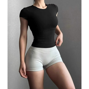 Camiseta de Yoga de Manga Corta para Mujer al por Mayor con Logotipo Personalizado, Tejido de Poliéster Transpirable para Entrenamientos en el Gimnasio - Product Image 5