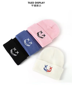 Gorro de Invierno Acrílico de Alta Calidad con Diseño Bordado, Gorros Divertidos de Punto para Mujeres y Hombres para Viajar - Product Image 2