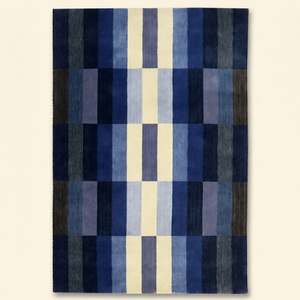 Tapis moderne à rayures verticales en laine écologique bleu marine et gris ivoire, antidérapant, pour salon et chambre à coucher - Product Image 1