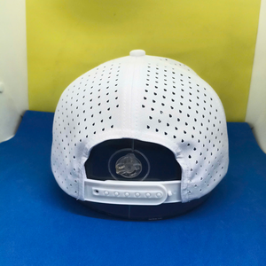 Gorra de Béisbol Ajustable de 5 Paneles con Logotipo Personalizado, Impermeable, Transpirable, Gorra Deportiva Perforada, Gorra de Golf con Orificios Cortados con Láser y Visera Curva - Product Image 3