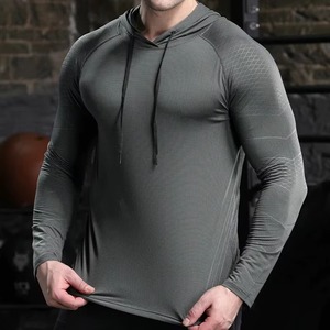 Fabricant de T-shirts de sport personnalisés à compression pour la gym, en coton, polyester et élasthanne de qualité supérieure, OEM, ODM, marque privée - Product Image 4
