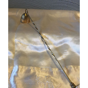 Azora Industries Éteignoir de bougie en laiton de style vintage de luxe fait à la main pour la décoration de la maison - Product Image 1