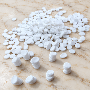 Meilleur prix, produit phare : Granulés de carbonate de calcium (masterbatch) en forme de remplissage, couleur blanc naturel, matière première pour bidons. - Product Image 1