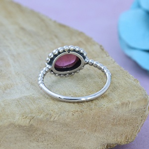 Anillo de Turmalina Rosa Natural con Halo de Cuentas de Plata de Ley Hecho a Mano, Joyería Boho con Piedra de Nacimiento para Mujer - Product Image 5